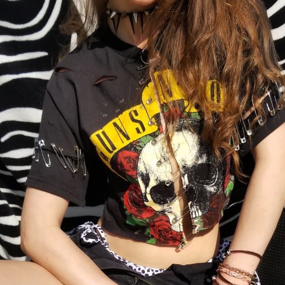 Custom graphic tee - Picture 2 of 10